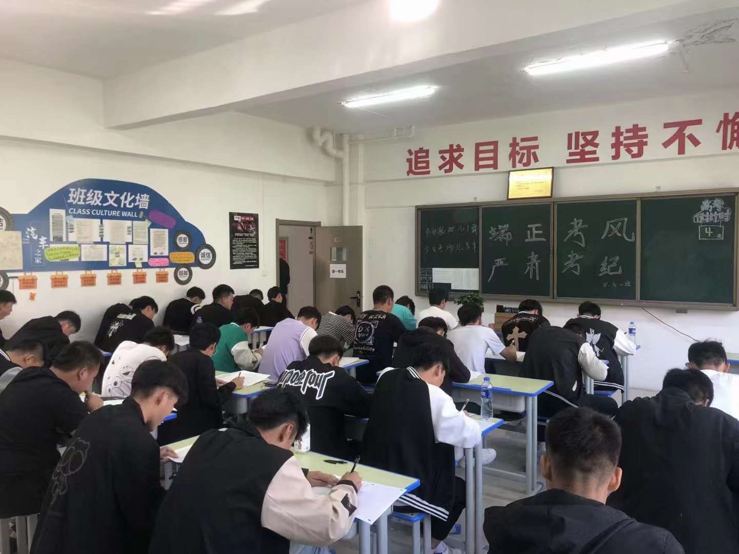 上兰州中专学校可以考大学吗？