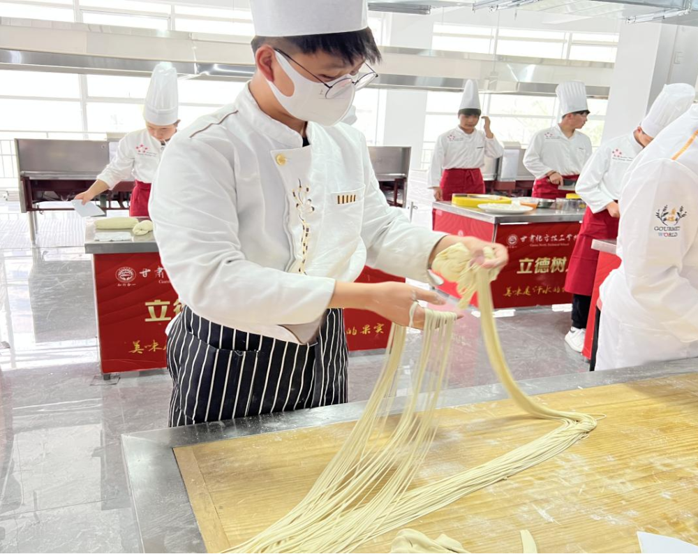 ​甘肃烹饪技术学校解答学习烹饪专业有必要去烹饪学校学吗？